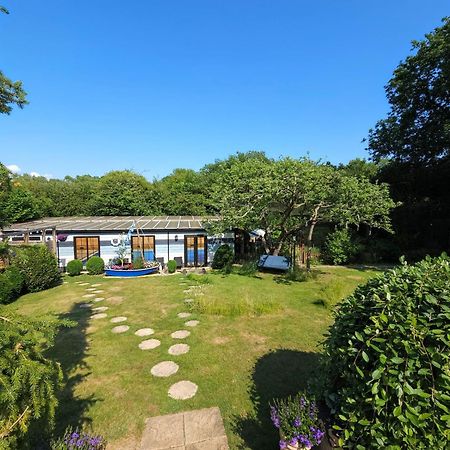 'Monktonmead Lodge' In Secluded Setting, With Private Indoor Pool. Ryde Kültér fotó